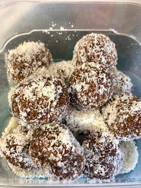 Narelle's Date and Oat Bliss Balls